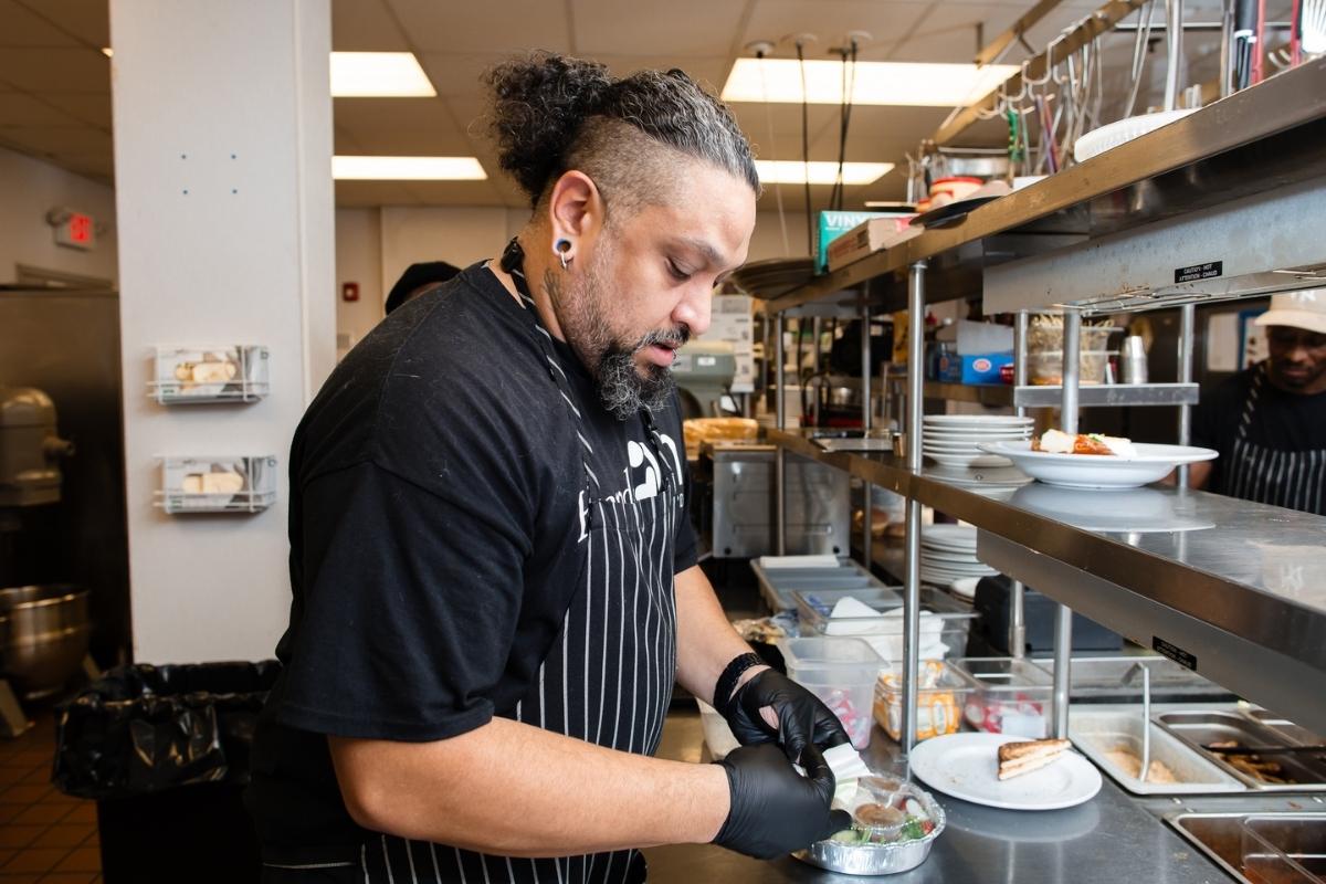 Kitchen Volunteer in Hartford, CT